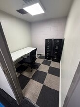 5877 Commerce St, Pittsburgh, PA for lease Interior Photo- Image 2 of 3