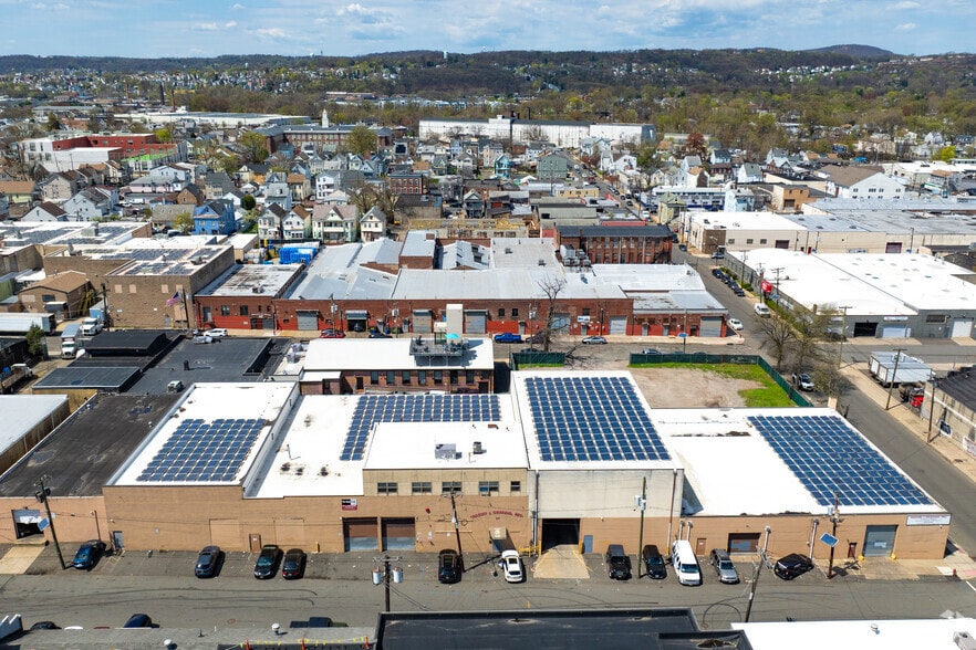 34 E 25th St, Paterson, NJ for lease - Aerial - Image 1 of 10