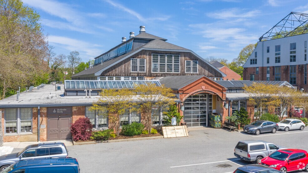 2010 Clipper Park Rd, Baltimore, MD for sale - Building Photo - Image 3 of 8