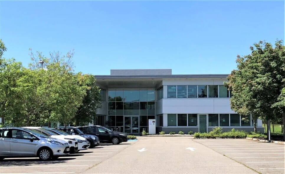 Office in Labège for lease - Building Photo - Image 1 of 8