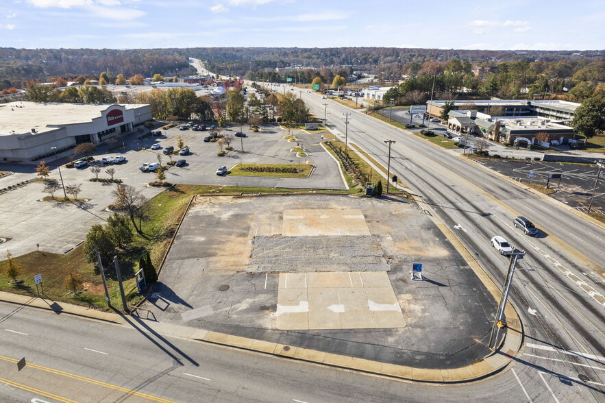 1301 S Pleasantburg Dr, Greenville, SC for lease - Building Photo - Image 3 of 5