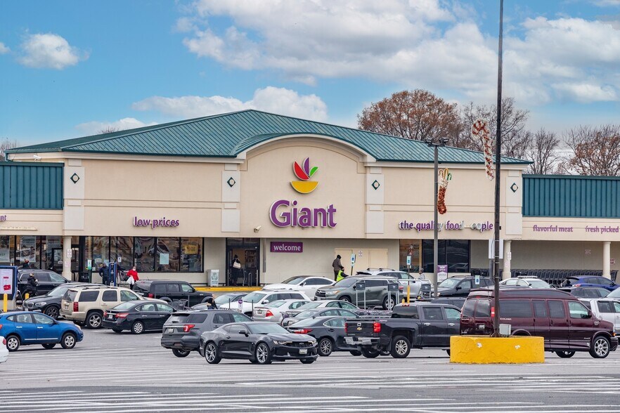 38994277 Branch Ave, Temple Hills, MD 20748 Marlow Heights Shopping