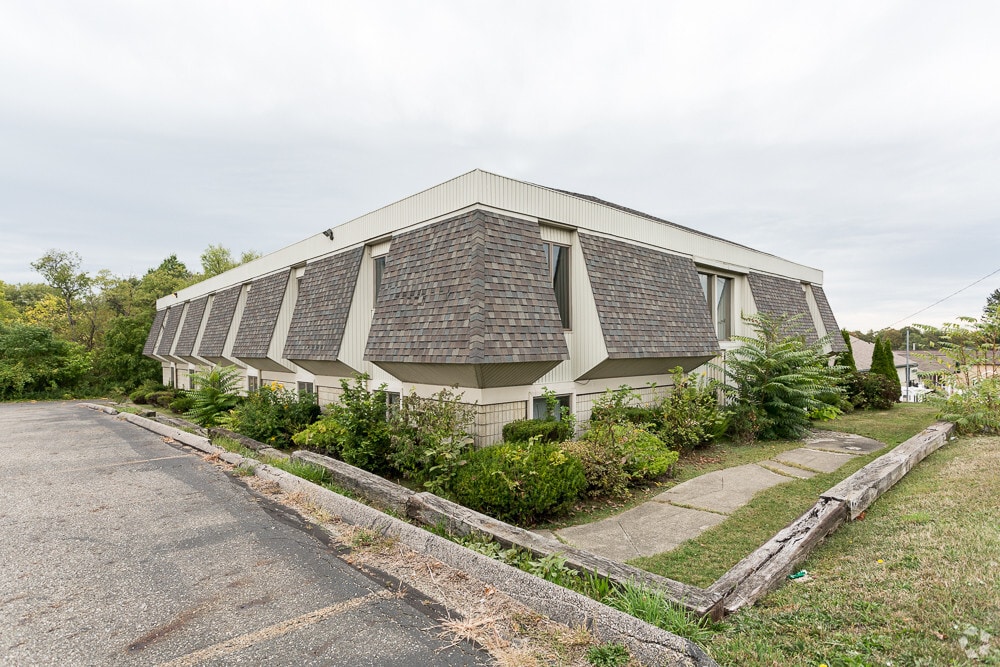 2542 S Arlington Rd, Akron, OH for sale Primary Photo- Image 1 of 4