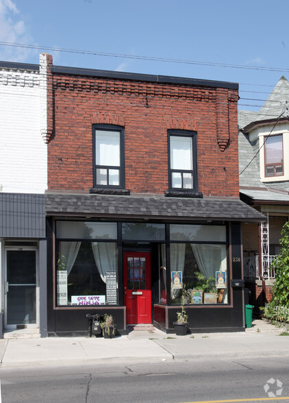 236 Christie St, Toronto, ON for lease - Building Photo - Image 2 of 2