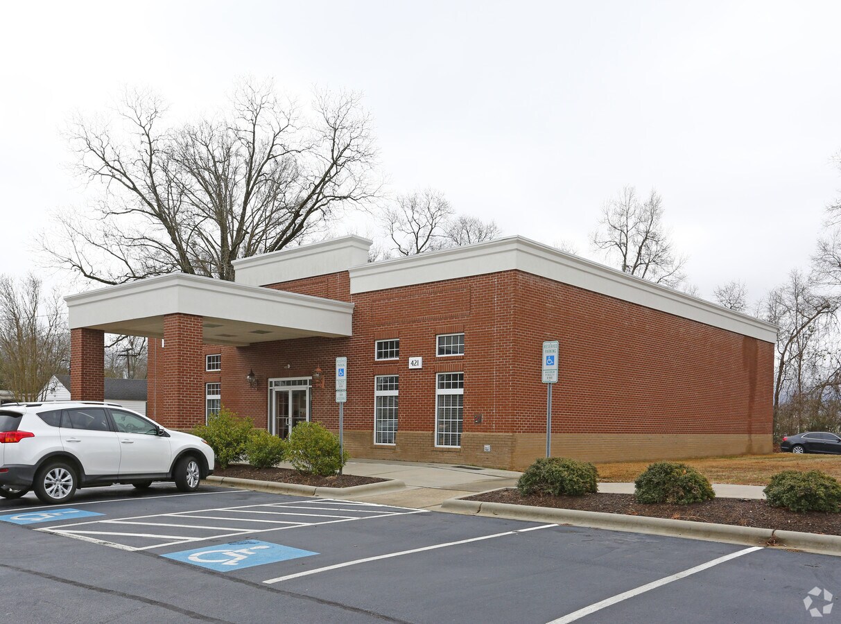 421 W Meeting St, Lancaster, SC 29720