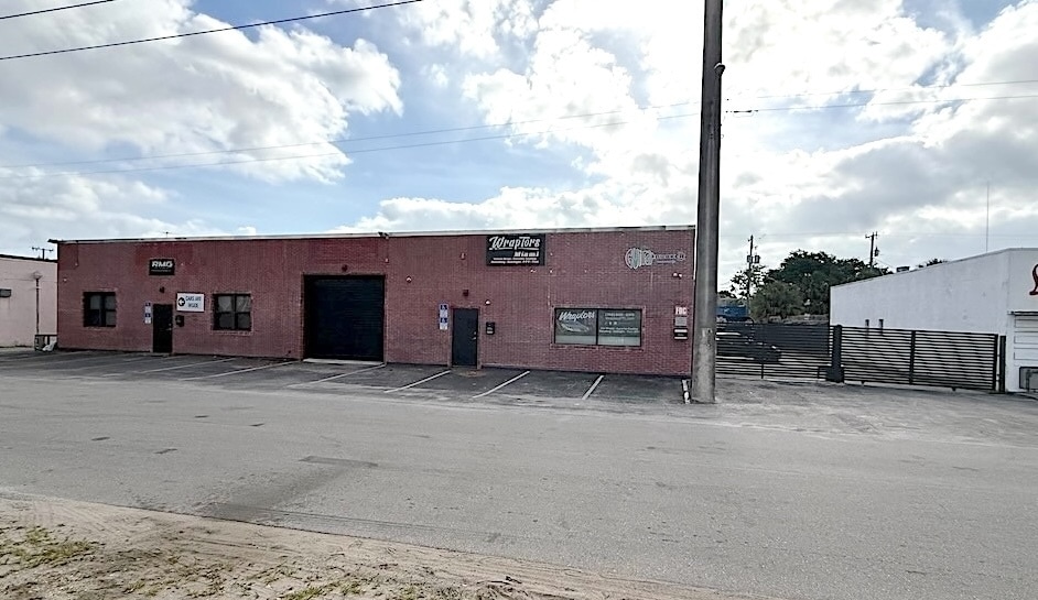 816 NW 6th Ave, Fort Lauderdale, FL for lease - Building Photo - Image 3 of 23