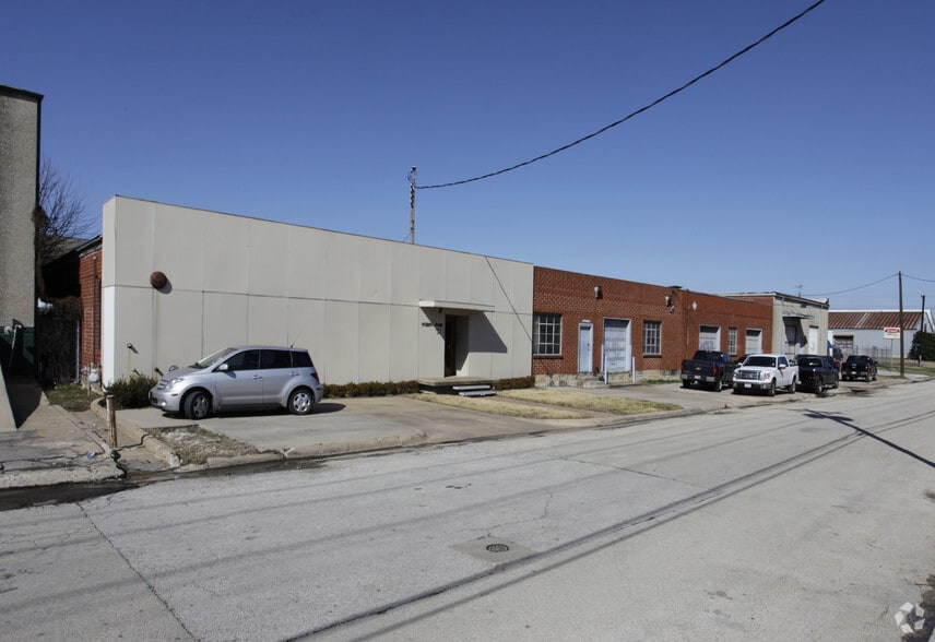 2820 S Bryan Ave, Fort Worth, TX for sale - Building Photo - Image 1 of 3