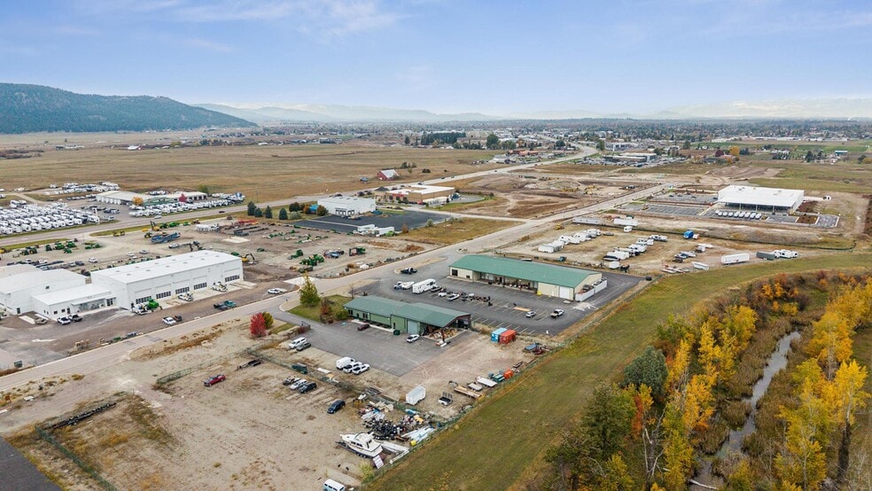 201 United Dr, Kalispell, MT for lease - Building Photo - Image 2 of 8