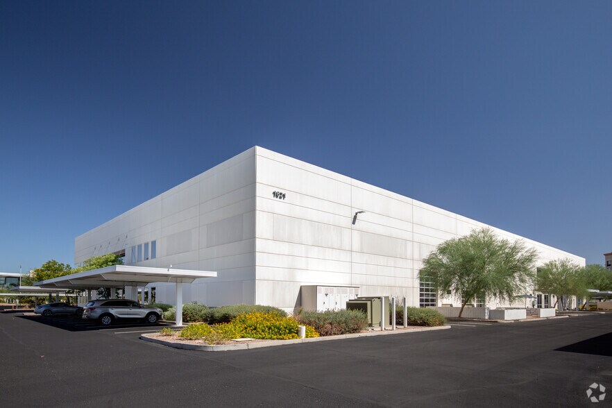 1621 W Rio Salado Pky, Tempe, AZ for lease - Building Photo - Image 2 of 4