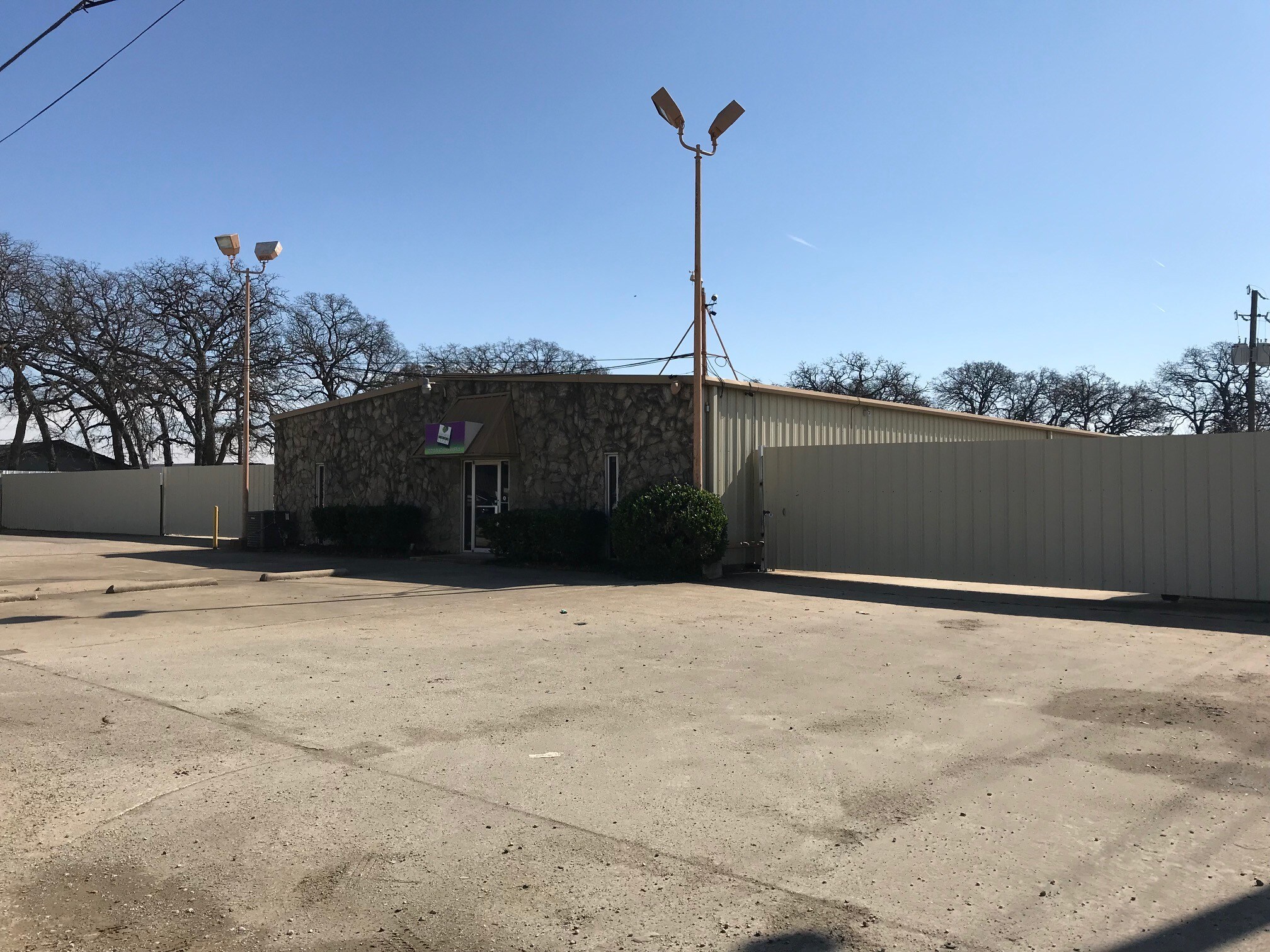 2218 Crown Rd, Dallas, TX for sale Primary Photo- Image 1 of 1