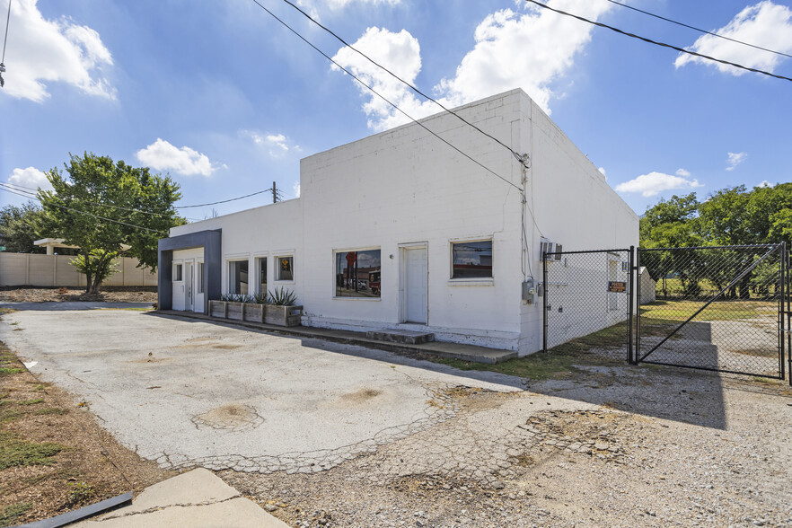 1717 White Settlement Rd, Fort Worth, TX for lease - Building Photo - Image 2 of 34