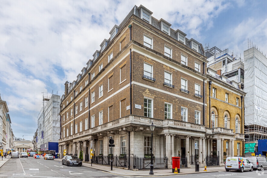 33 St James's Sq, London for sale - Primary Photo - Image 1 of 1
