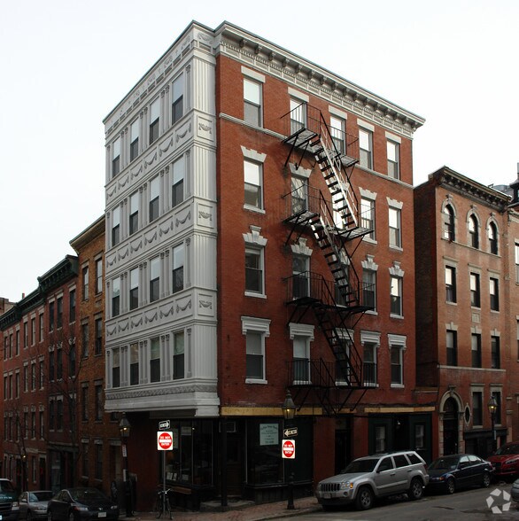 5357 Phillips St, Boston, MA 02114