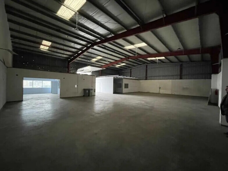 Office in Barentin for lease - Interior Photo - Image 2 of 6