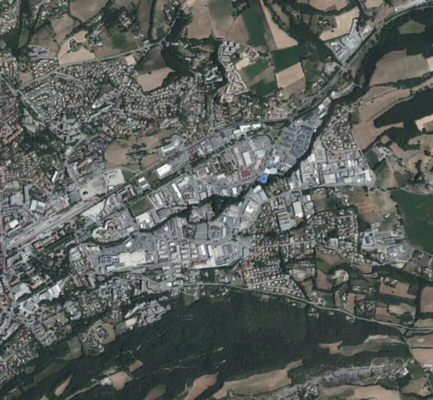 Retail in Gap for lease Building Photo- Image 1 of 4