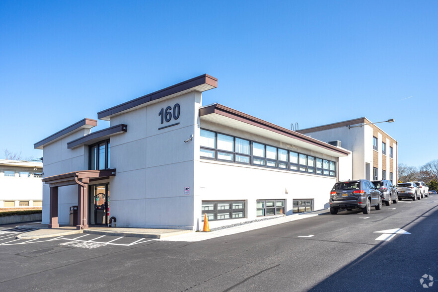 160 Commack Rd, Commack, NY for lease - Building Photo - Image 1 of 5