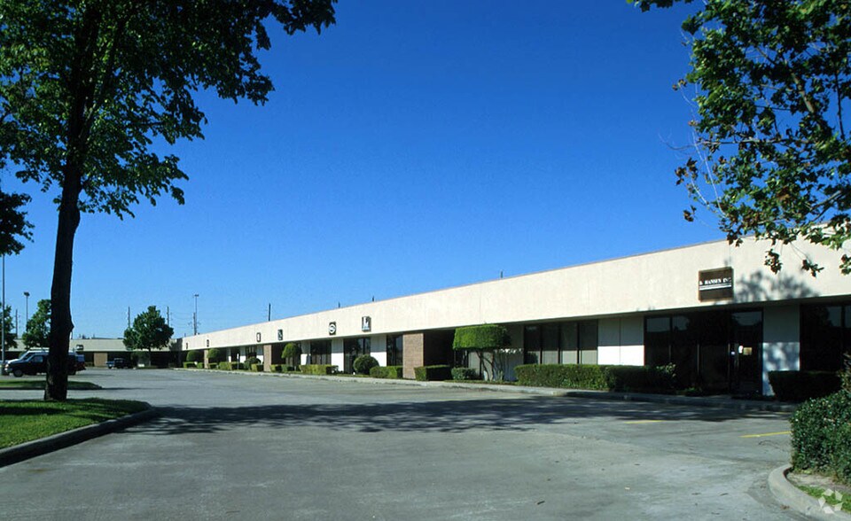 17449-17497 Village Green Dr, Houston, TX for lease - Other - Image 3 of 8