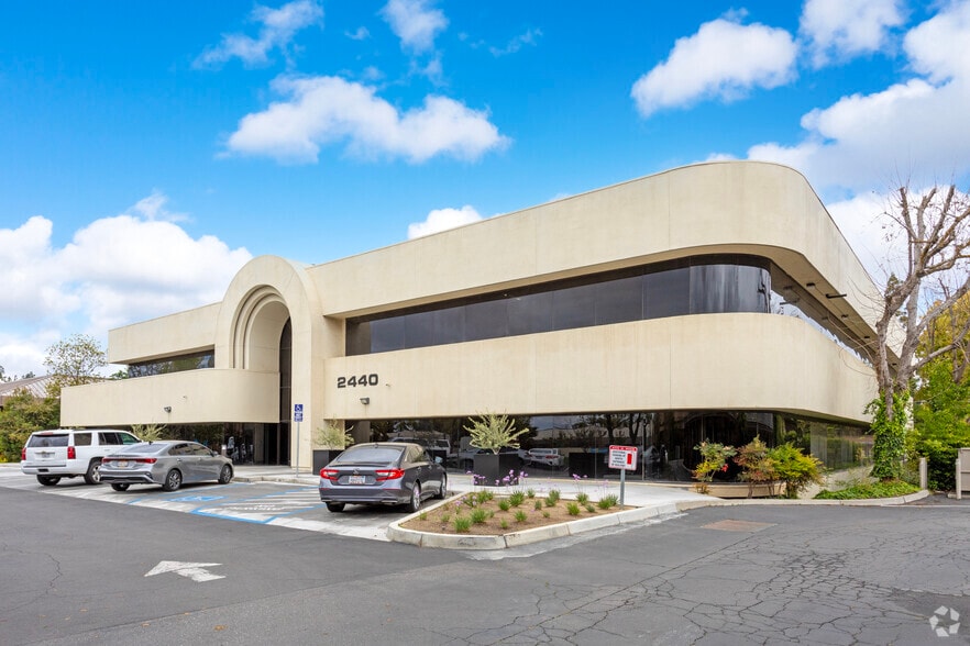 2440 W Shaw Ave, Fresno, CA for lease - Building Photo - Image 2 of 6