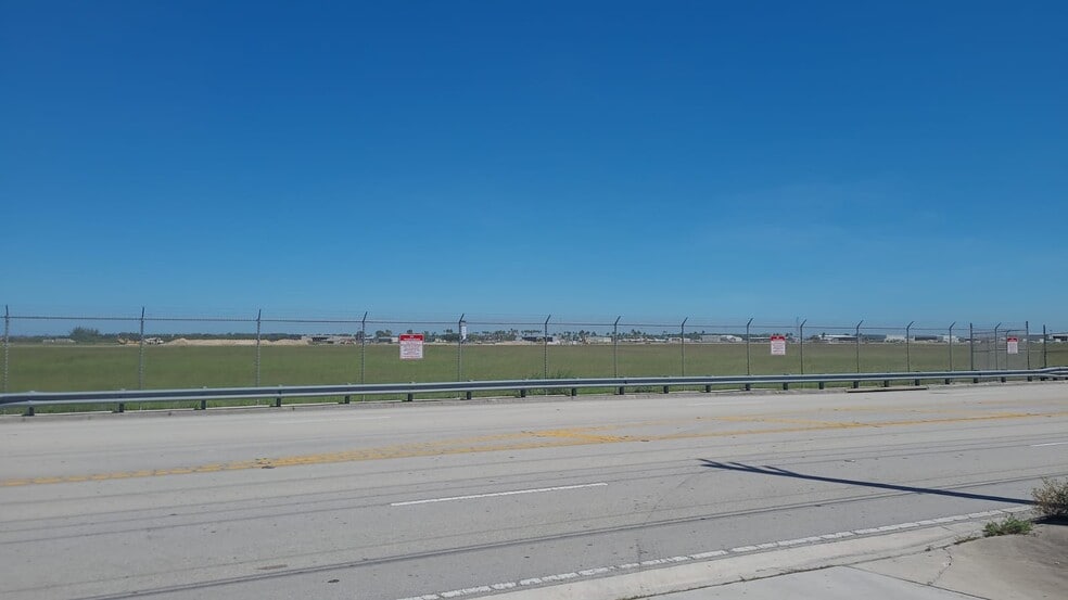 14900 SW 136th St, Miami, FL for lease - Building Photo - Image 2 of 19