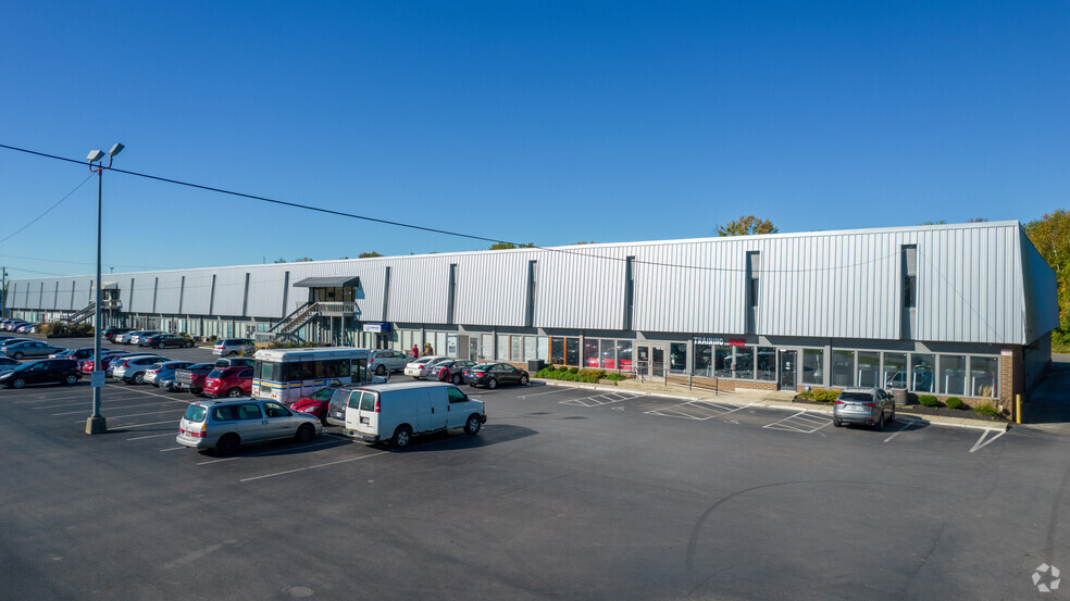 5075-5095 Westerville Rd, Columbus, OH for lease - Building Photo - Image 1 of 6