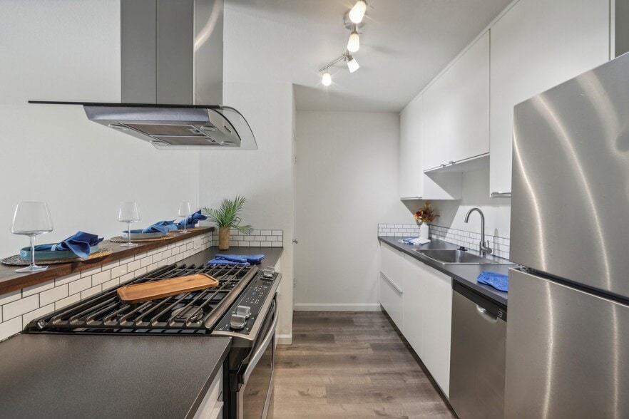 801 Dutton Ave, Santa Rosa, CA for sale - Building Photo - Image 3 of 29