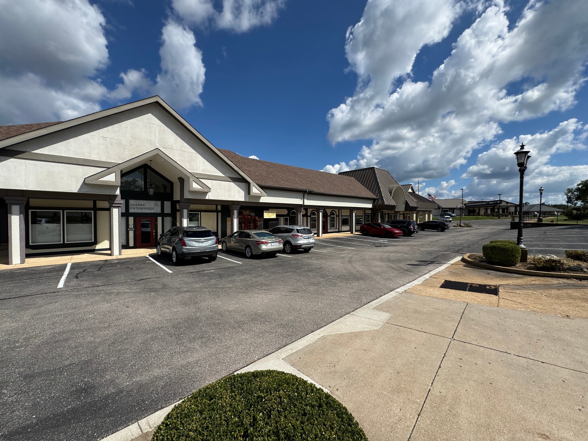 1026 Palisades Blvd, Osage Beach, MO for lease Interior Photo- Image 1 of 18