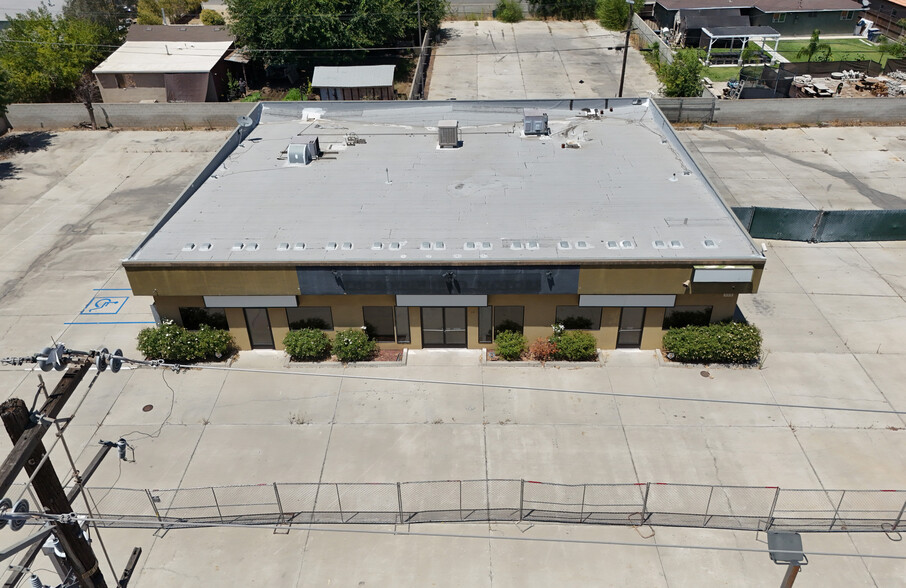 364 W Herndon Ave, Fresno, CA for lease - Building Photo - Image 1 of 3
