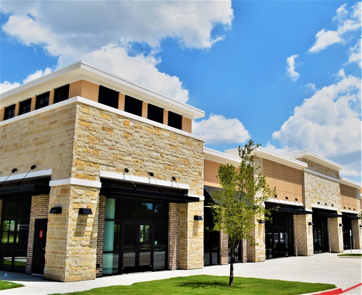 3725 S Lake Forest Dr, McKinney, TX for lease - Building Photo - Image 1 of 3