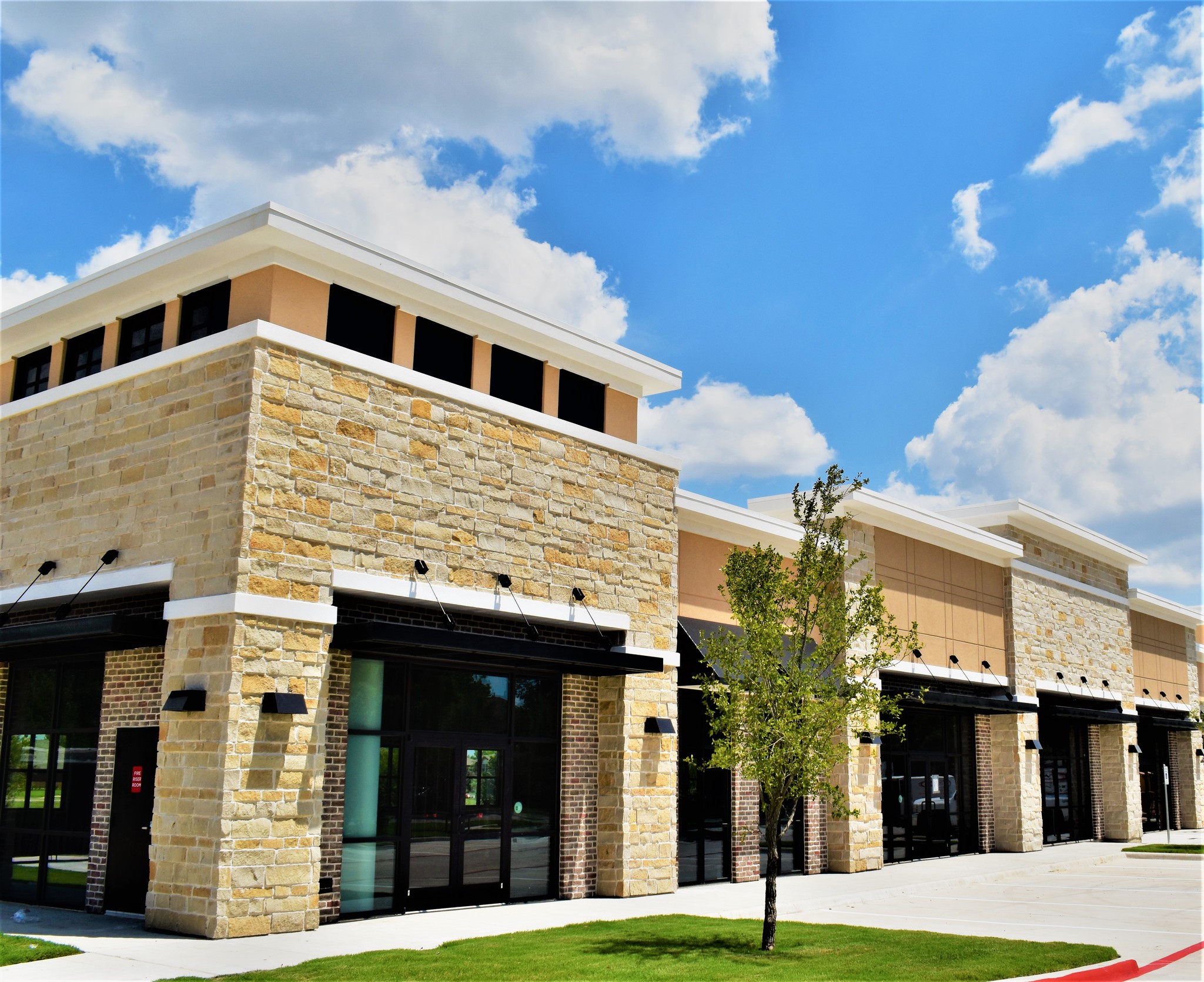 3725 S Lake Forest Dr, McKinney, TX for lease Building Photo- Image 1 of 4