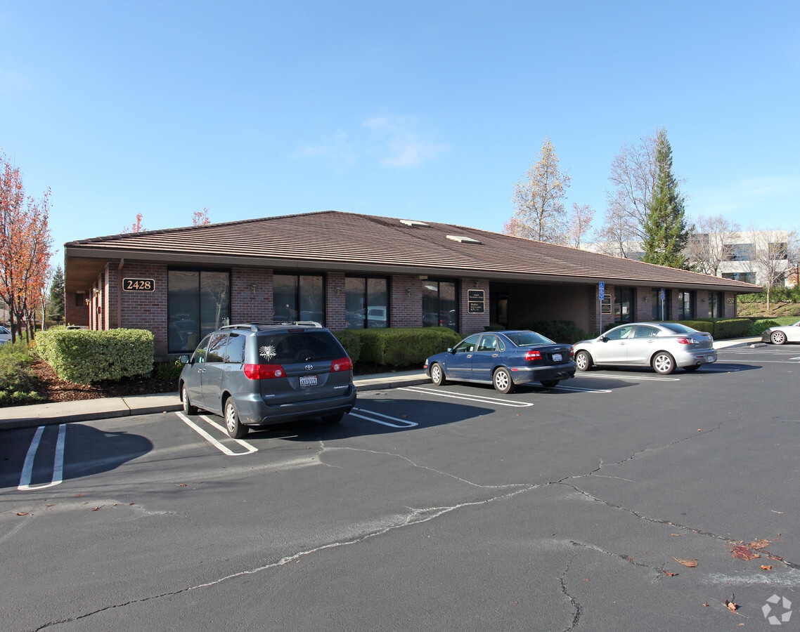 2428 Professional Dr, Roseville, CA 95661