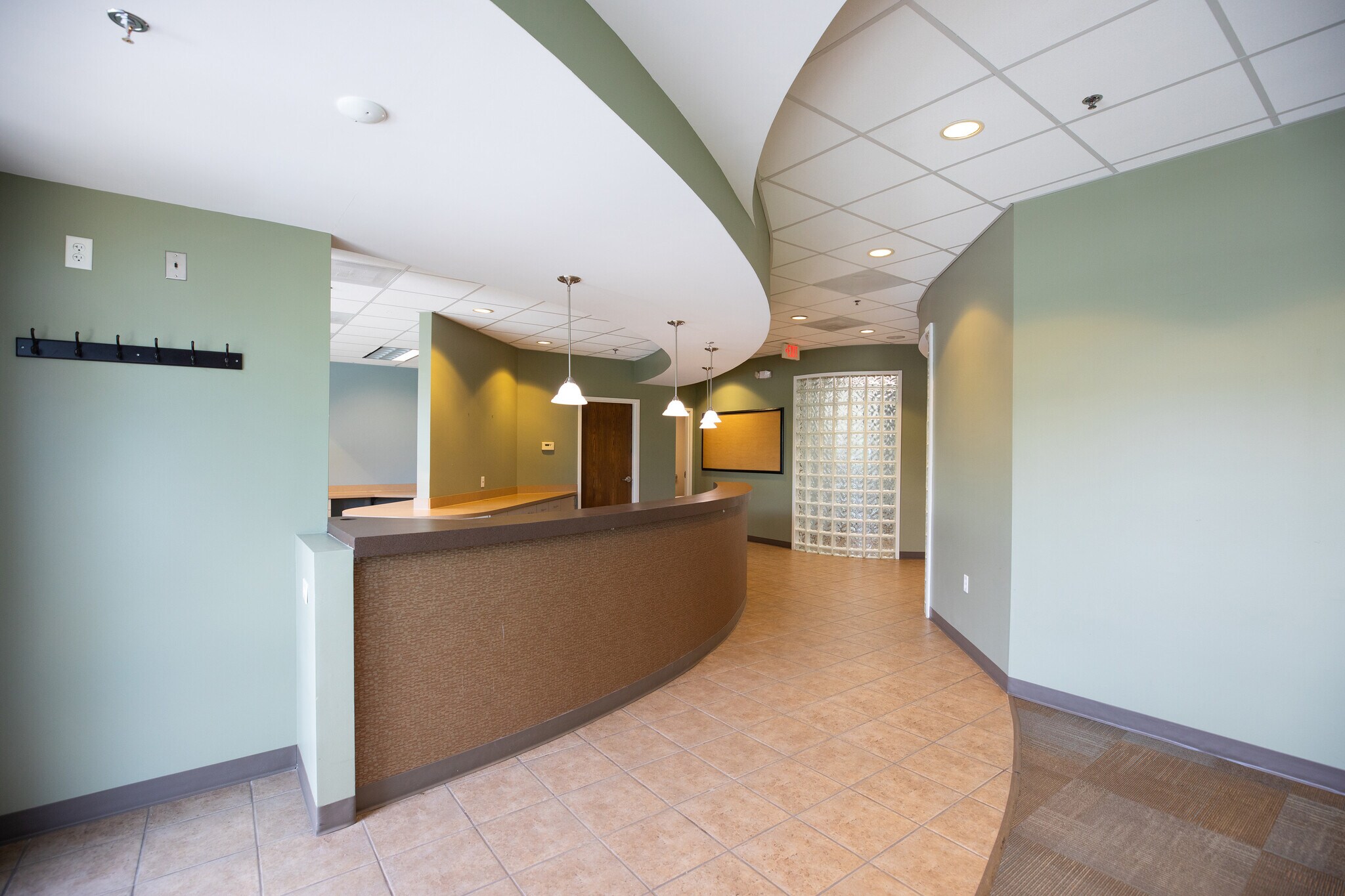 6828-6852 Silverheel St, Shawnee, KS for lease Interior Photo- Image 1 of 6