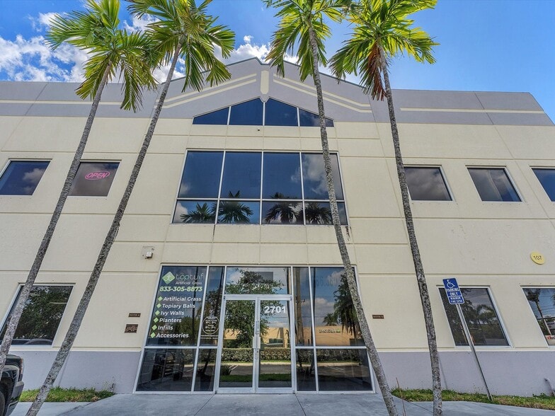 2701 NW 107th Ave, Miami, FL for lease - Building Photo - Image 3 of 48
