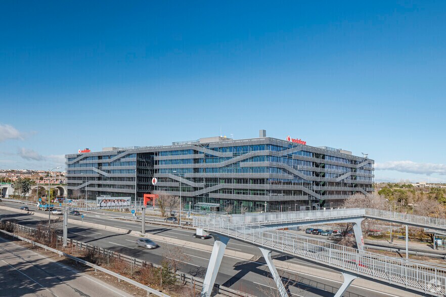 Office in Madrid, Madrid for lease - Building Photo - Image 3 of 4