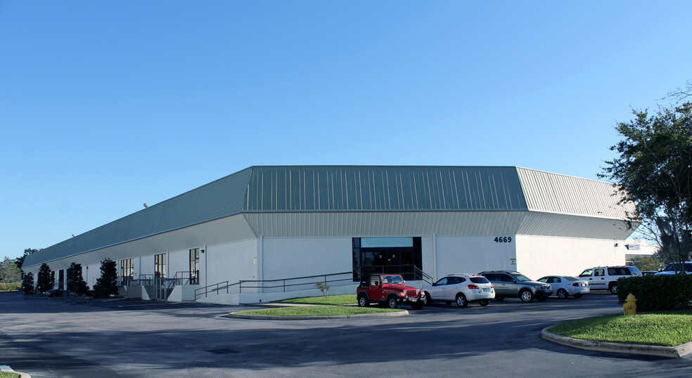 4669 L B McLeod Rd, Orlando, FL for lease - Building Photo - Image 1 of 1