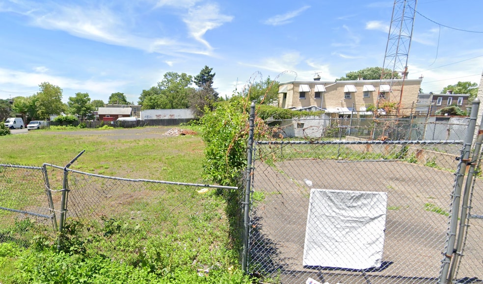 100-102 W Gale St + 101 W Clarkson +5500 portfolio of 3 properties for sale on LoopNet.com - Other - Image 2 of 5