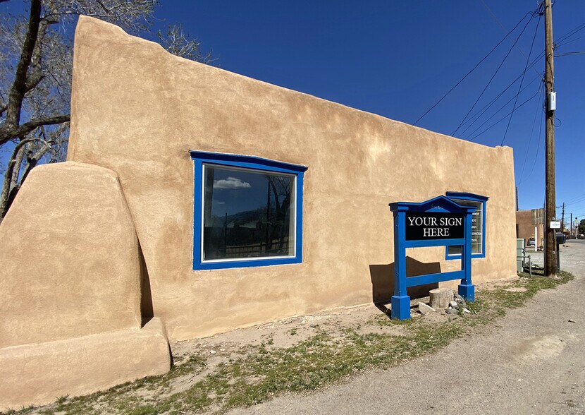 4583 Corrales Rd, Corrales, NM 87048
