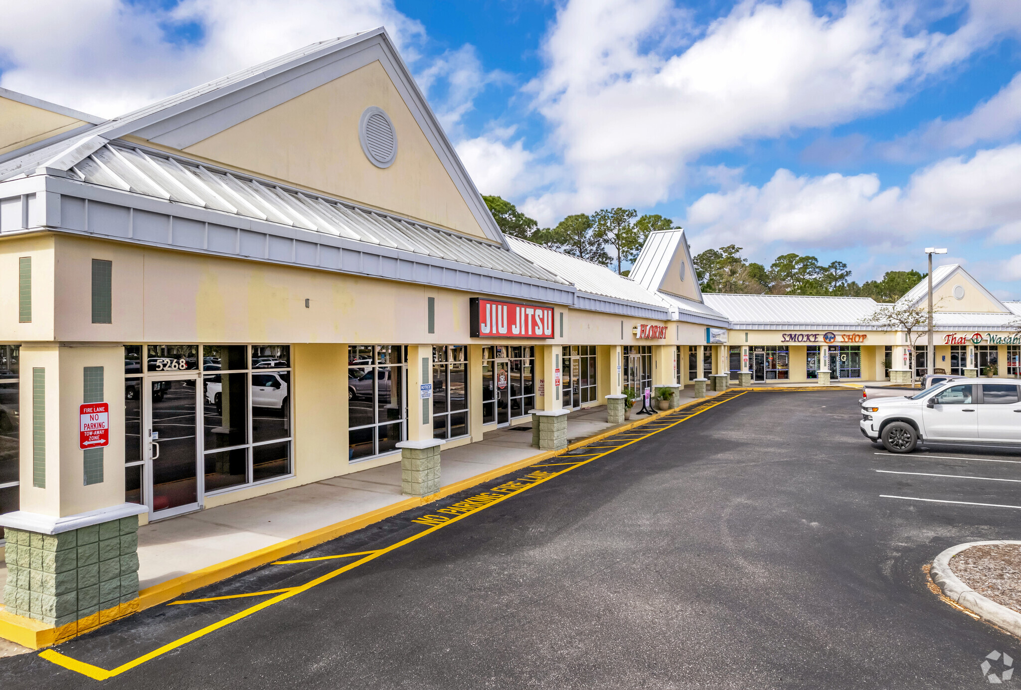 Retail in Bradenton, FL for sale Primary Photo- Image 1 of 1