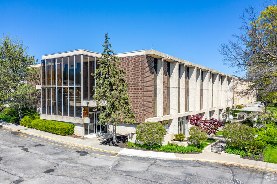 5600 W 95th St, Overland Park, KS for sale - Primary Photo - Image 1 of 1