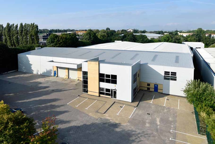 Bruntcliffe Ave, Morley for lease - Primary Photo - Image 1 of 4