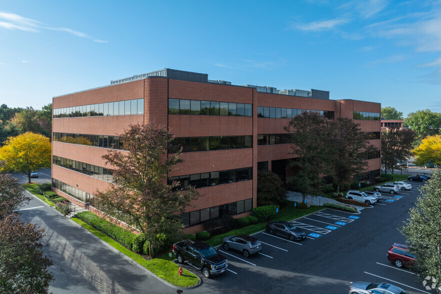 271 Waverley Oaks Rd, Waltham, MA for lease - Building Photo - Image 3 of 13