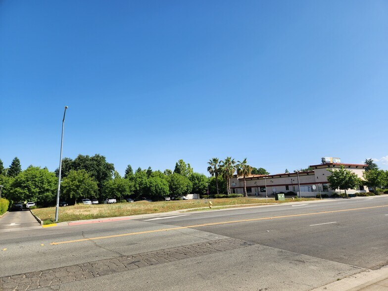 28 W Eaton Rd, Chico, CA for sale - Building Photo - Image 3 of 7