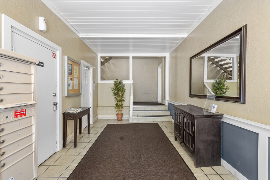 671 Vernon St, Oakland, CA for sale - Building Photo - Image 3 of 20