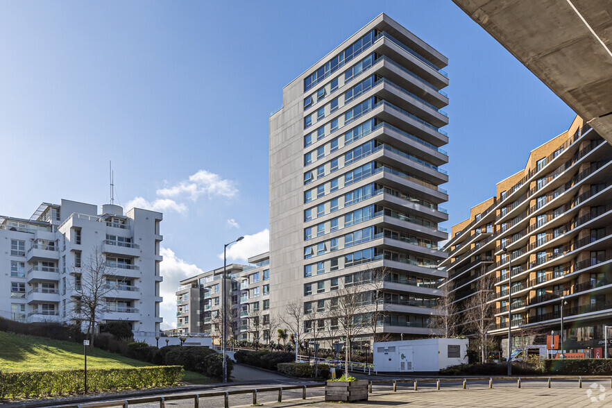 Royal Wharf, London for sale - Primary Photo - Image 1 of 2