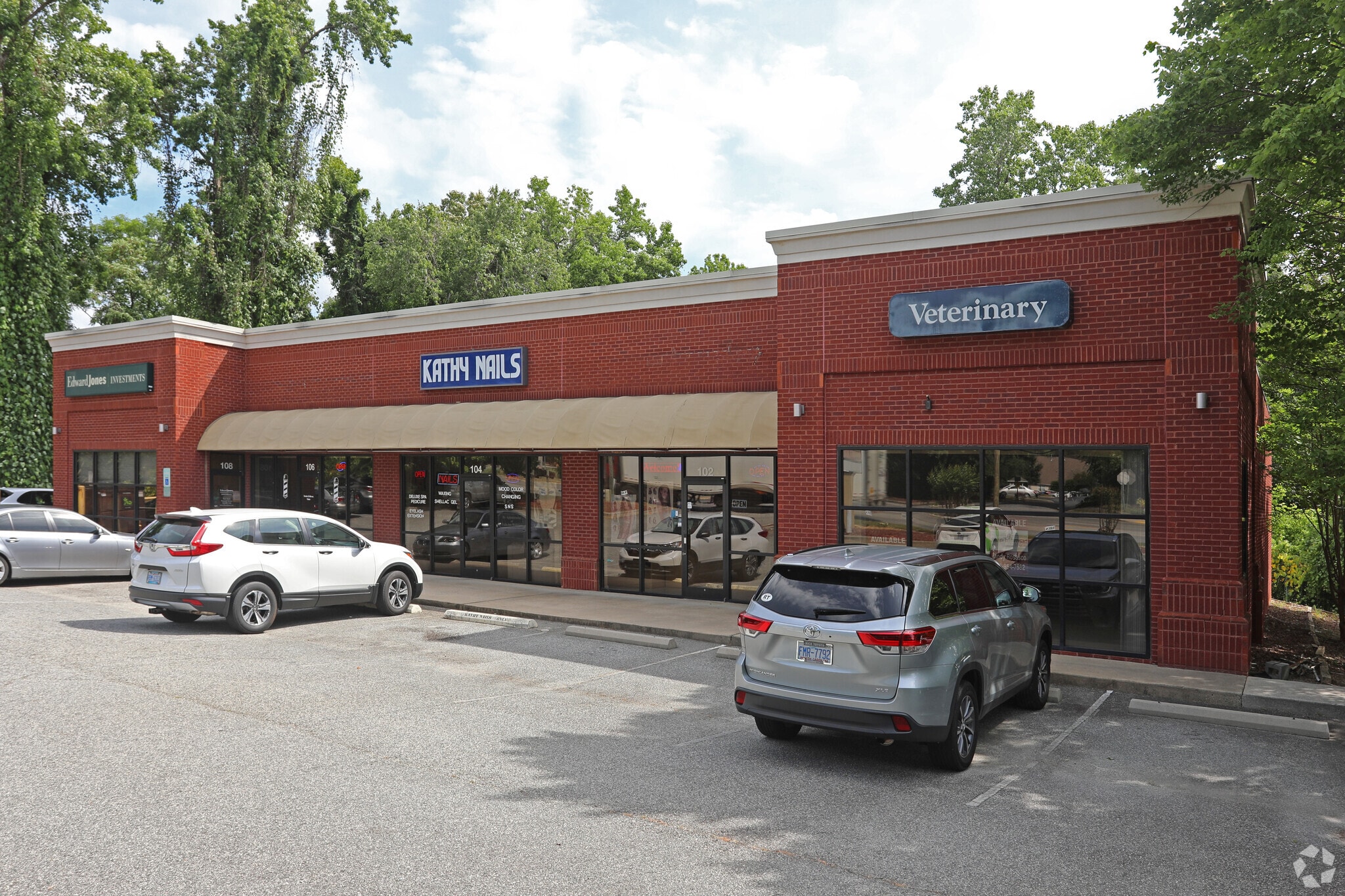 3920 Battleground Ave, Greensboro, NC 27410