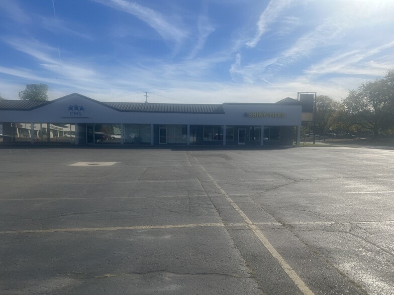 34204-34244 Van Dyke Ave, Sterling Heights, MI for lease - Building Photo - Image 3 of 5