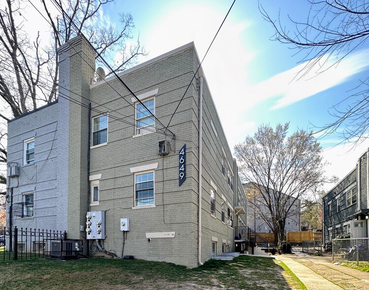 4649 Hillside Rd SE, Washington, DC for sale - Building Photo - Image 1 of 12