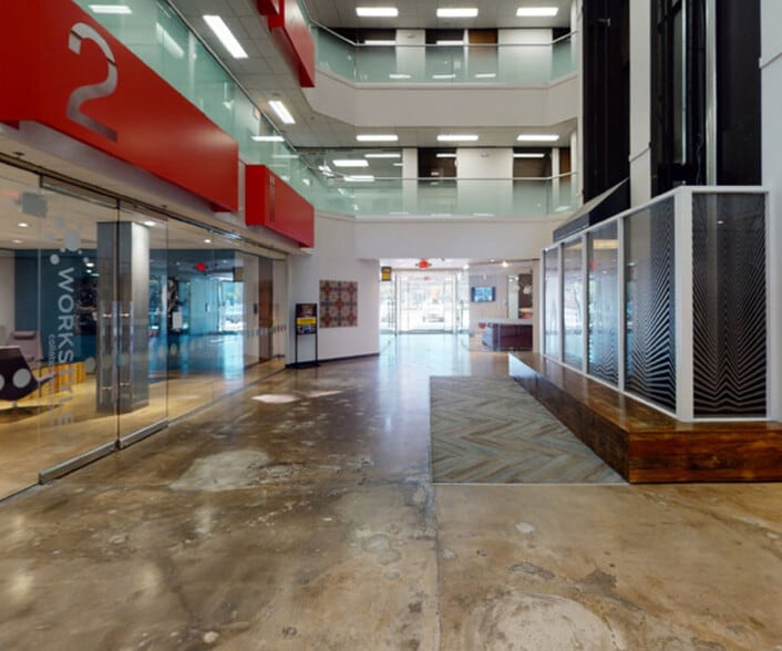 2323 S Voss Rd, Houston, TX for lease - Lobby - Image 2 of 5