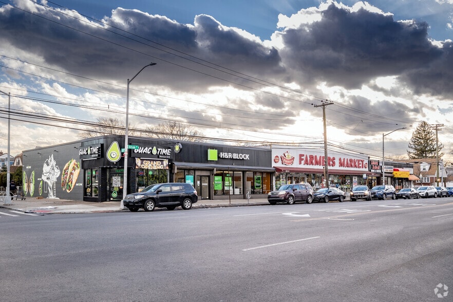 249-02-249-20 Hillside Ave, Bellerose, NY for lease - Building Photo - Image 1 of 9