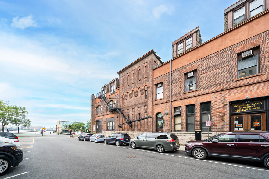 1 Newark St, Hoboken, NJ for lease - Building Photo - Image 3 of 27