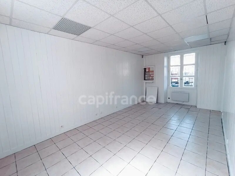 Flex in Longjumeau for lease Building Photo- Image 1 of 7